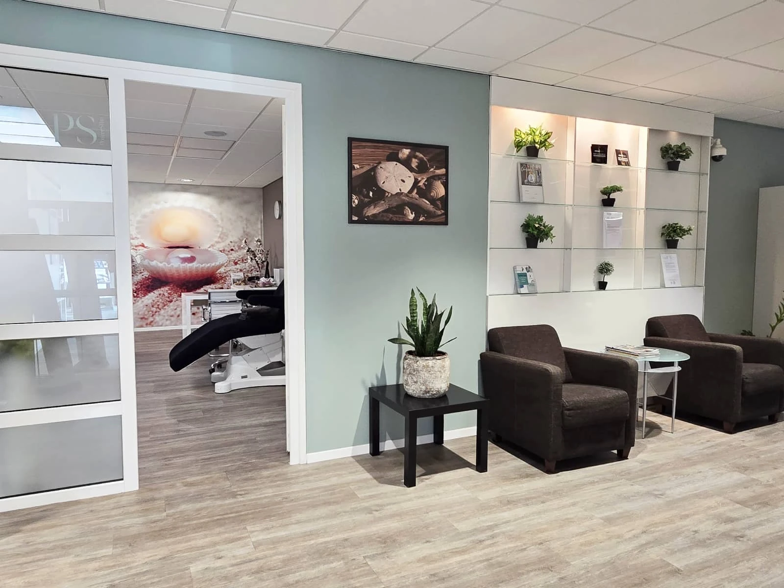 Wachtruimte van Team Vital in Gebouw Zeeland Kliniek, Terneuzen